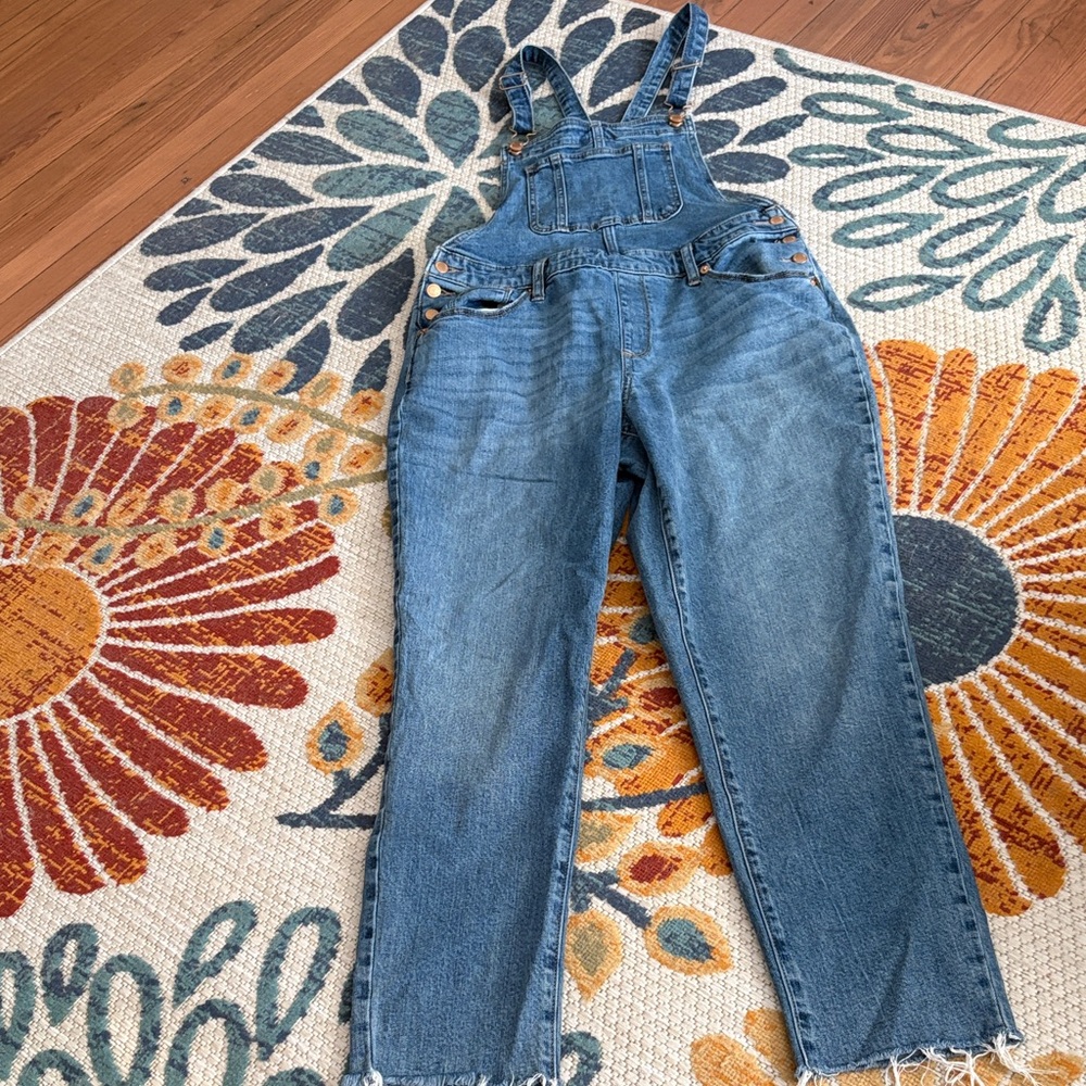 Universal Thread Overalls size 8/29 - image 1